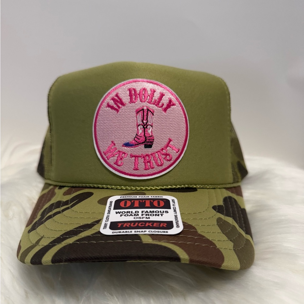 OTTO Camo Trucker Hat In Dolly We Trust